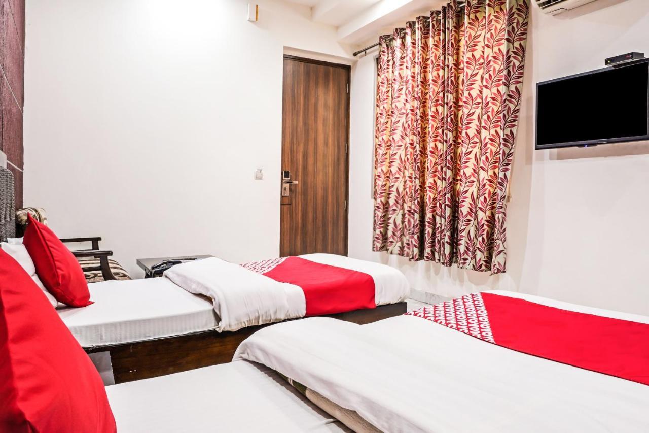 Oyo 18895 Hotel Kartikay Grand Hisār Extérieur photo