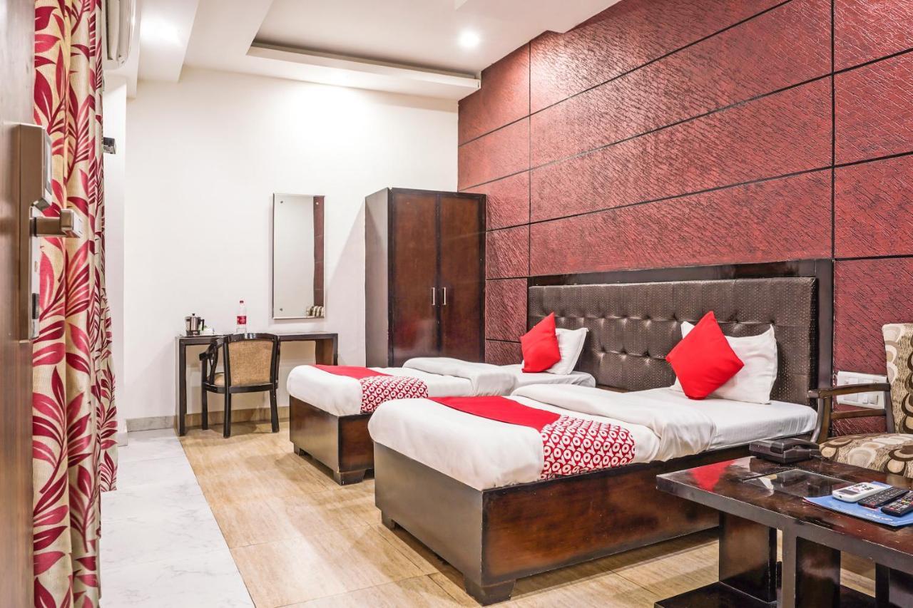 Oyo 18895 Hotel Kartikay Grand Hisār Extérieur photo
