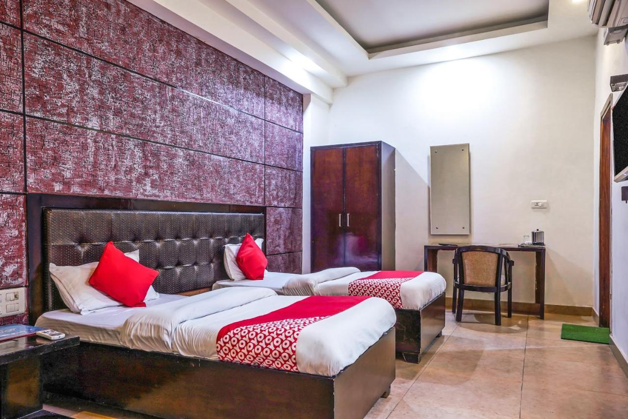 Oyo 18895 Hotel Kartikay Grand Hisār Extérieur photo