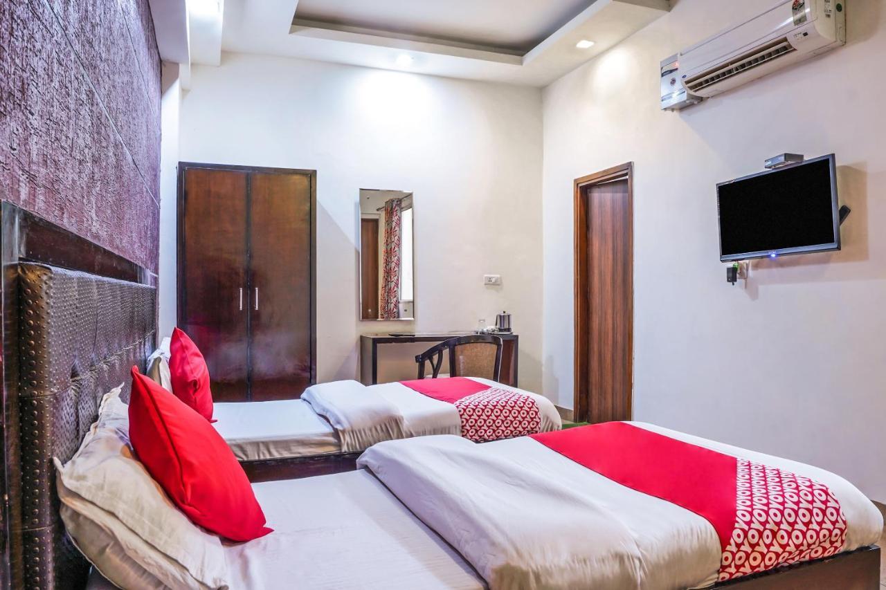Oyo 18895 Hotel Kartikay Grand Hisār Extérieur photo
