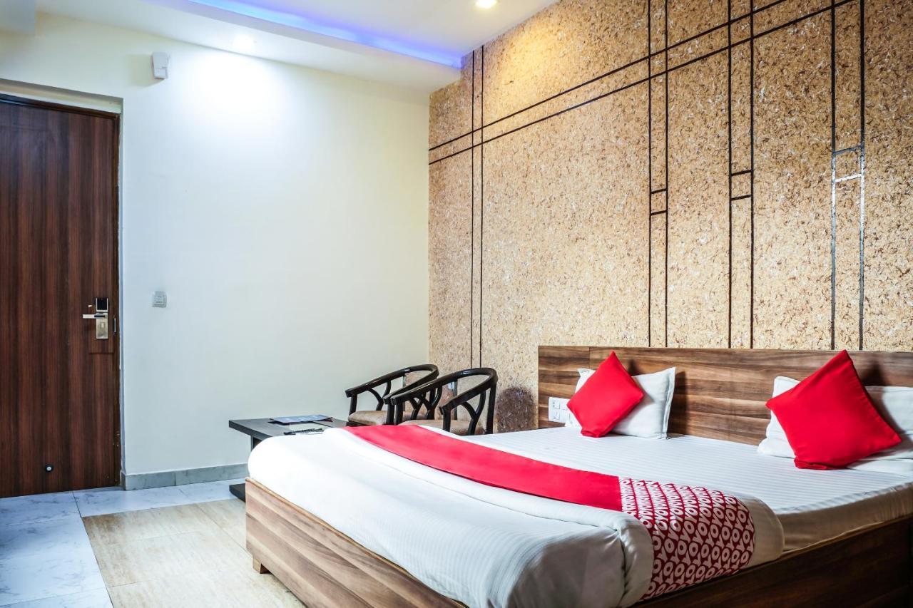 Oyo 18895 Hotel Kartikay Grand Hisār Extérieur photo